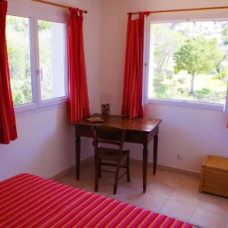 Maison De 3 Chambres A A 400 M De La Avec Vue Sur La Jardin Amenage Et Wifi Holiday home *